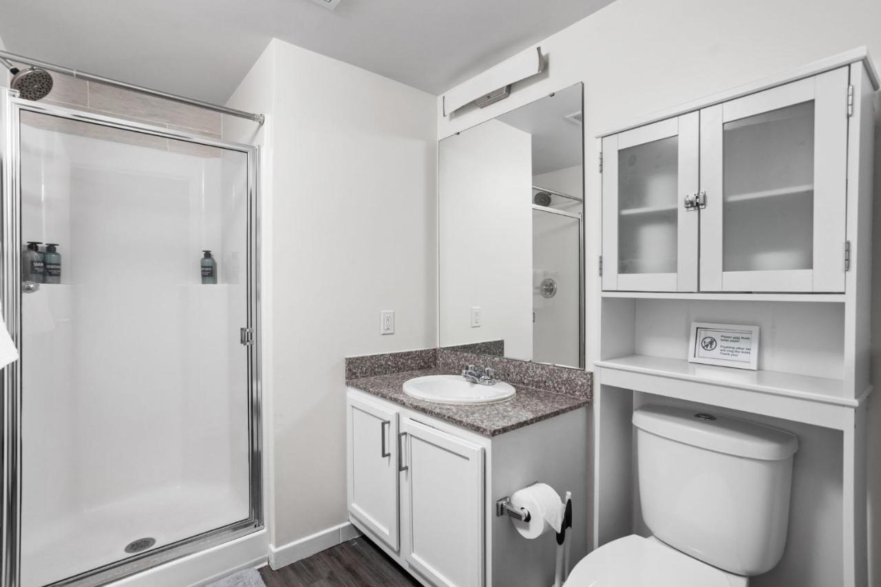 2Br 2Ba In The Block Apartment By Cozysuites Indianapolis Exterior photo